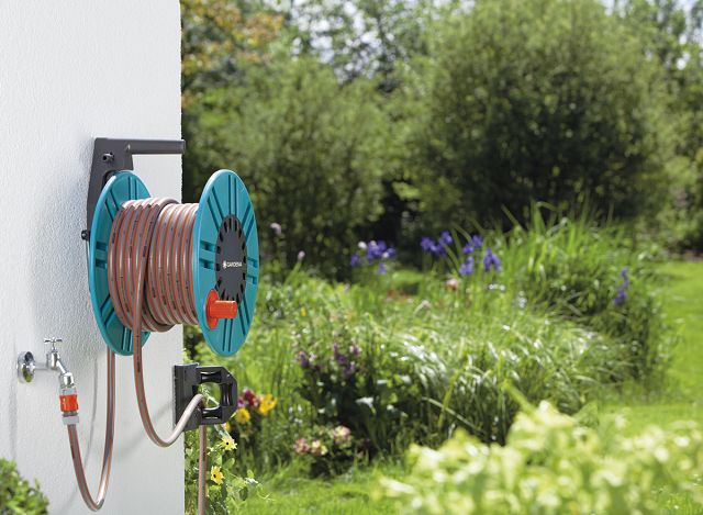 GARDENA Wand-Schlauchtrommel 60 mit Schlauchführungsrolle Classic