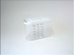 Sonja Plastic Schüttbox mit Skala 0,8l